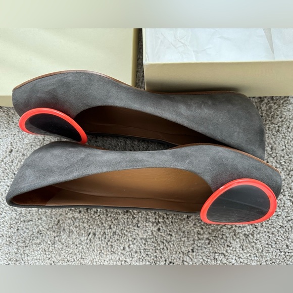 Butter Italy Gray Suede Flats IOB Women’s Size 8.5 - Picture 2 of 7